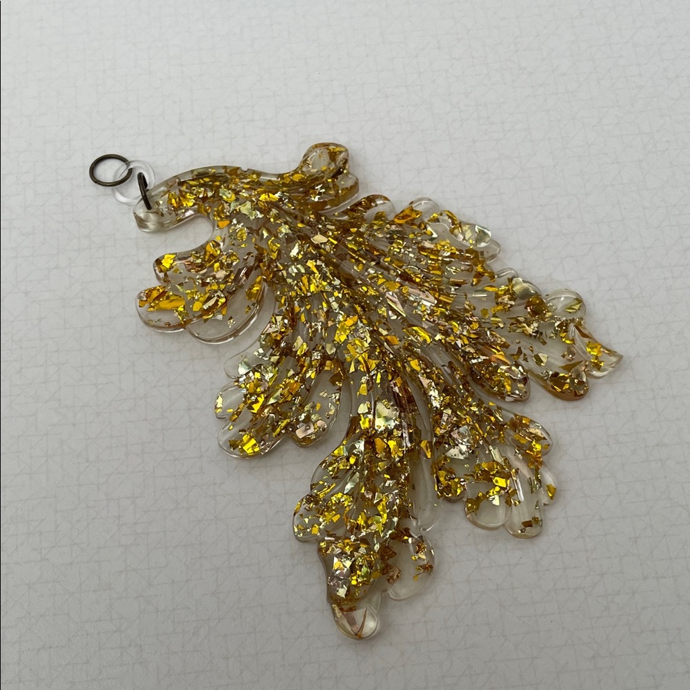 Repro vintage lucite leaf